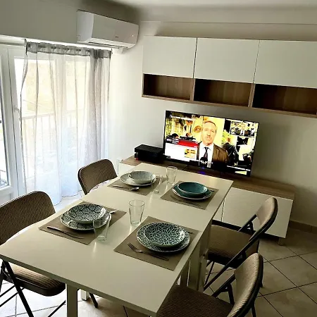 Cozy Near The With With Aircon * نيس